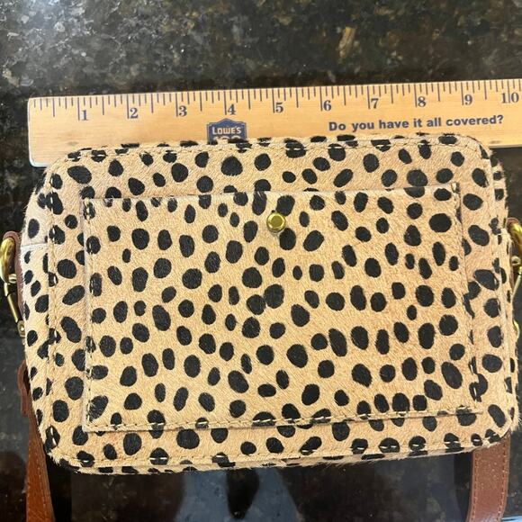 Madewell The Transport Camera Bag in dotted calf hair - Picture 11 of 12